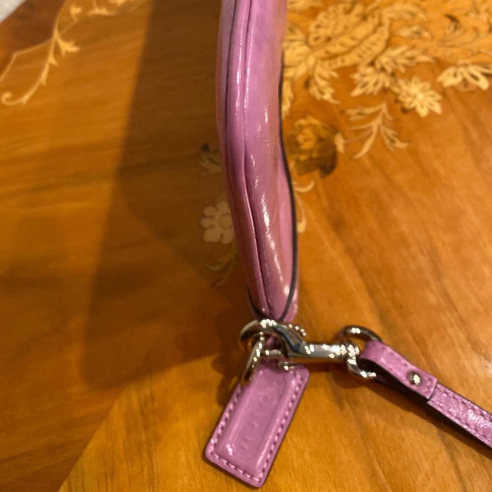 Authentic COACH Wristlet Lavender Leather. - Picture 5 of 8